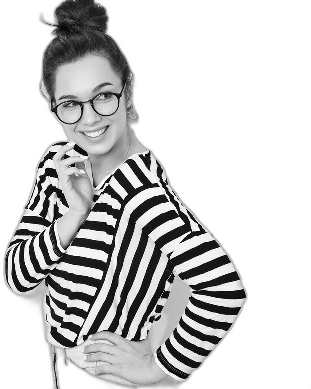 Persona sonriendo, lista para conversar sobre su negocio
